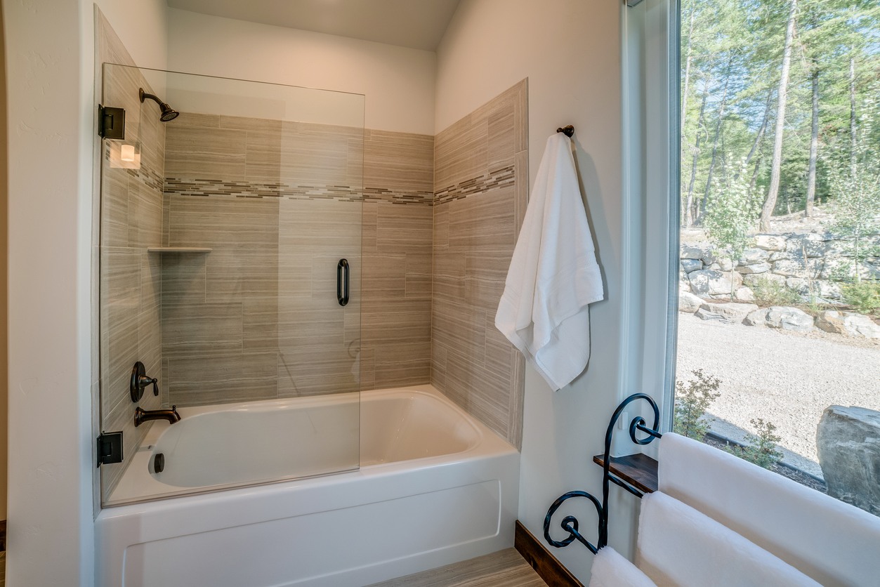 Shower & Tub Installation in Ider